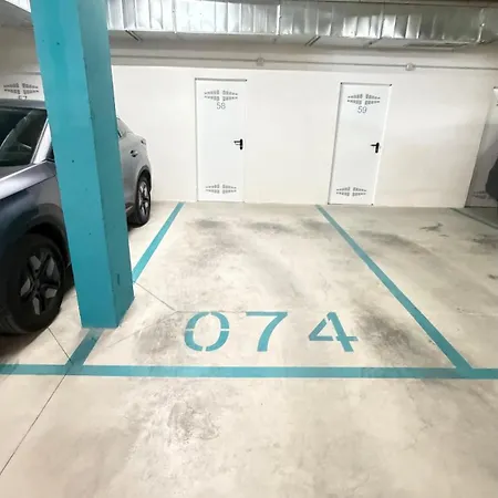 Апартаменти Luxury In